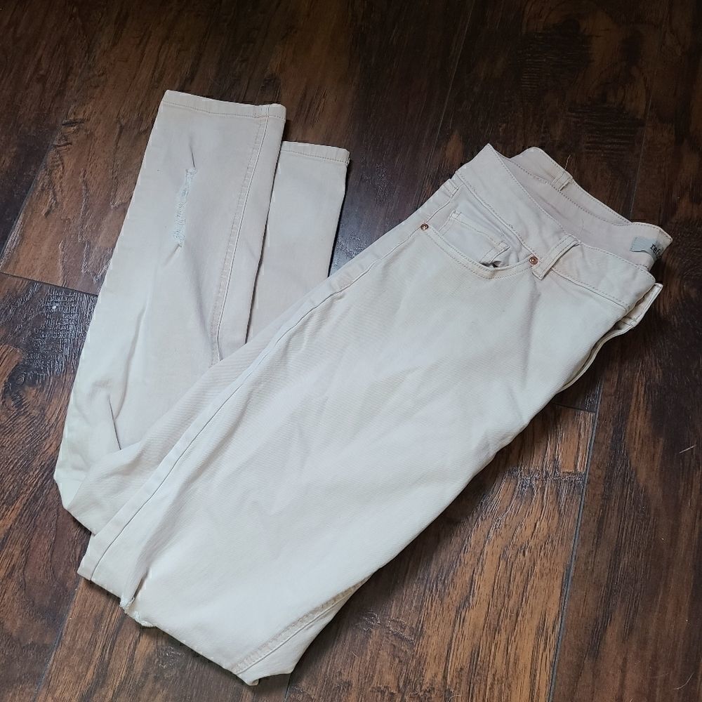 Refuge Distressed Jeans - Picture 8 of 8